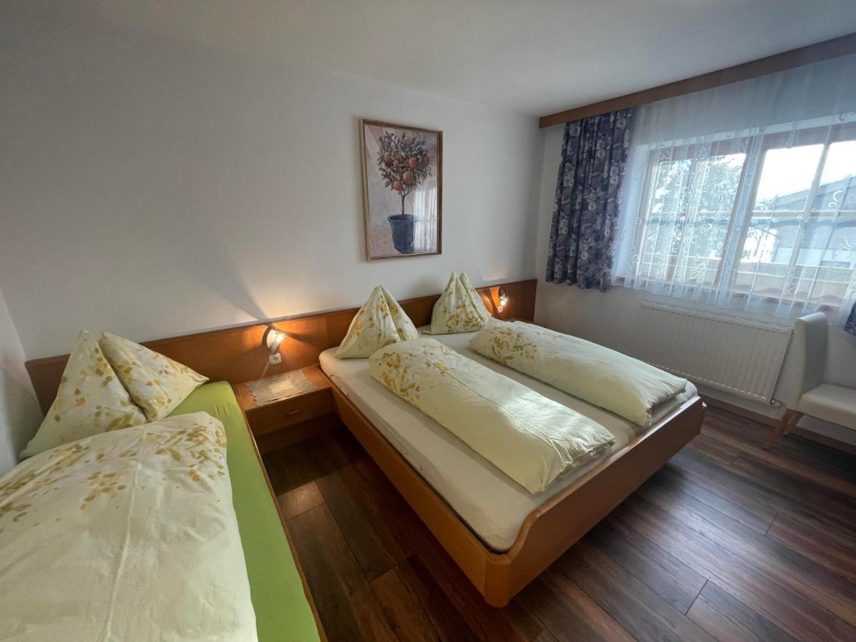 Gaestehaus Glaagut - Familie Hain Villa Hochfilzen Esterno foto